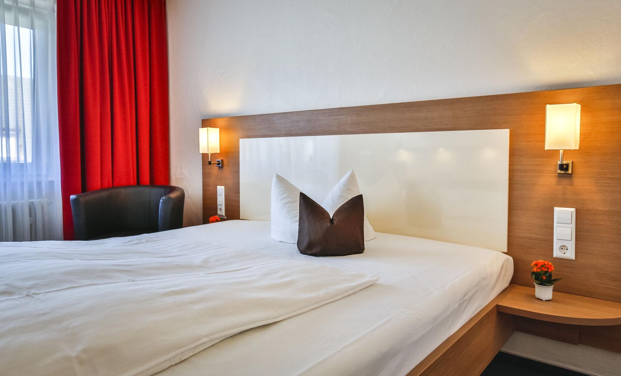 Ambassador Thecontinents Hotel คาร์ลสรูเฮอ ภายนอก รูปภาพ