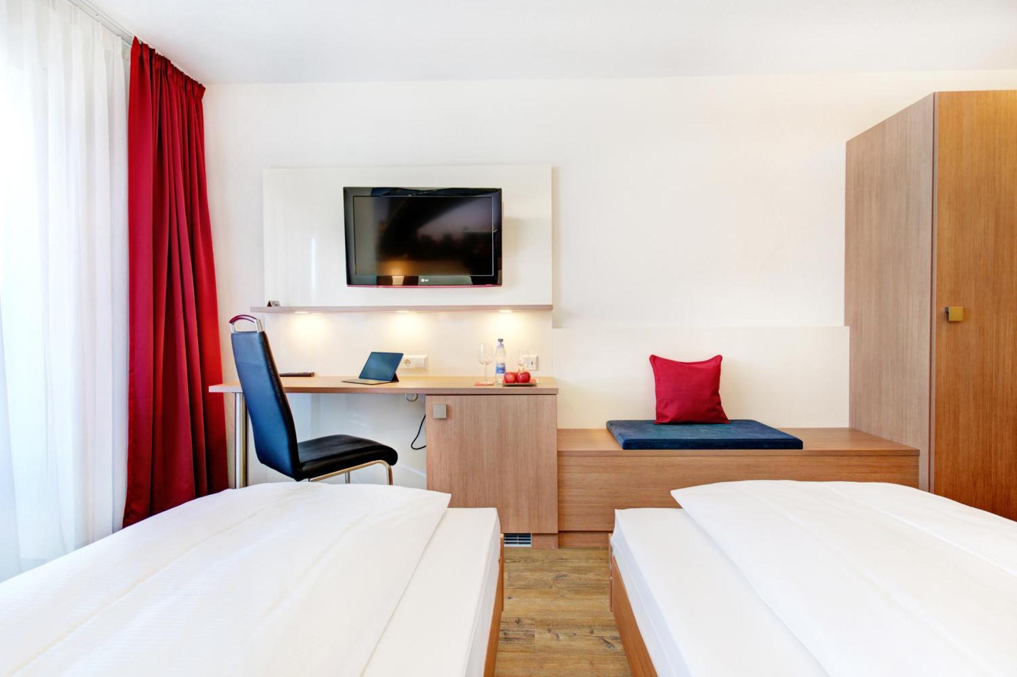 Ambassador Thecontinents Hotel คาร์ลสรูเฮอ ภายนอก รูปภาพ