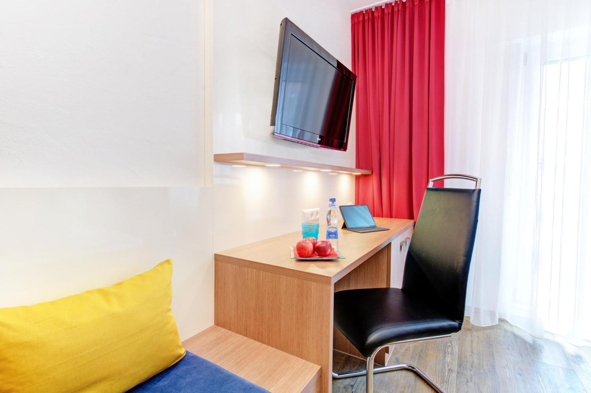 Ambassador Thecontinents Hotel คาร์ลสรูเฮอ ภายนอก รูปภาพ