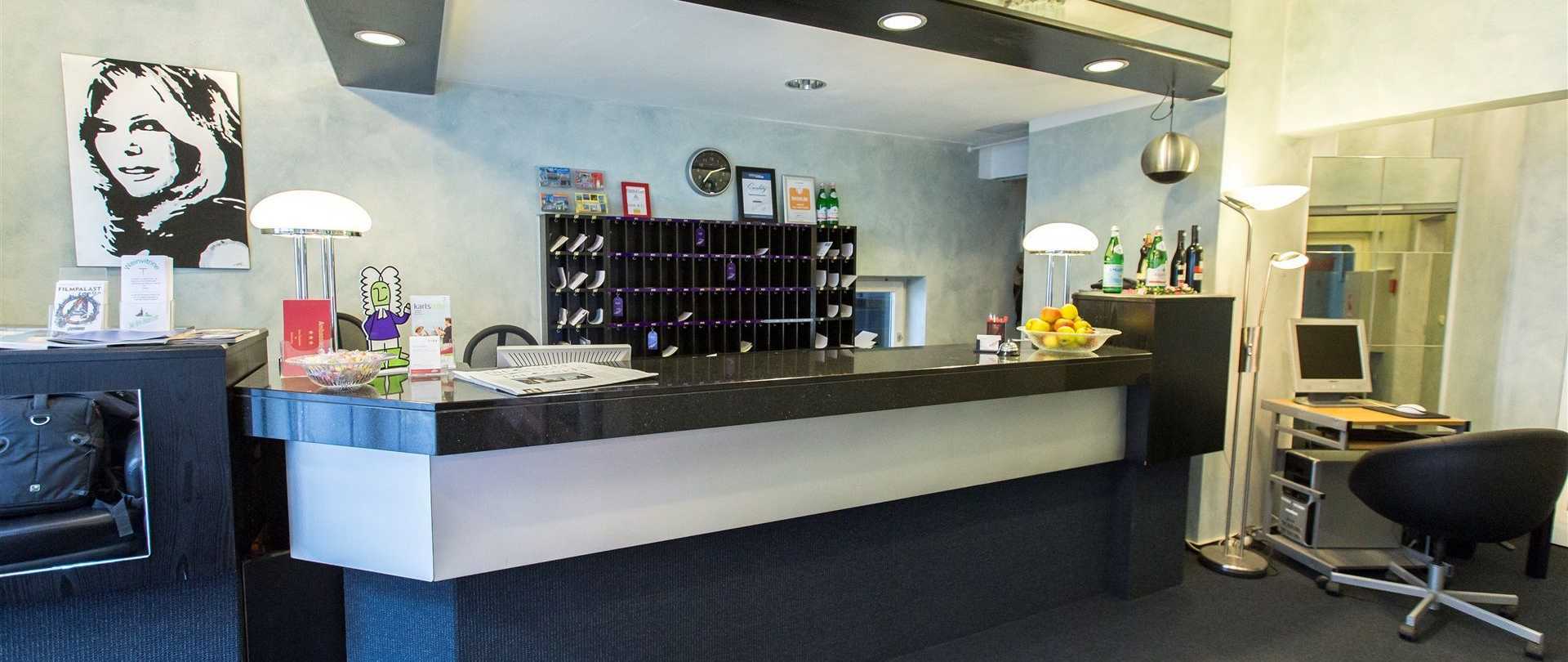 Ambassador Thecontinents Hotel คาร์ลสรูเฮอ ภายนอก รูปภาพ