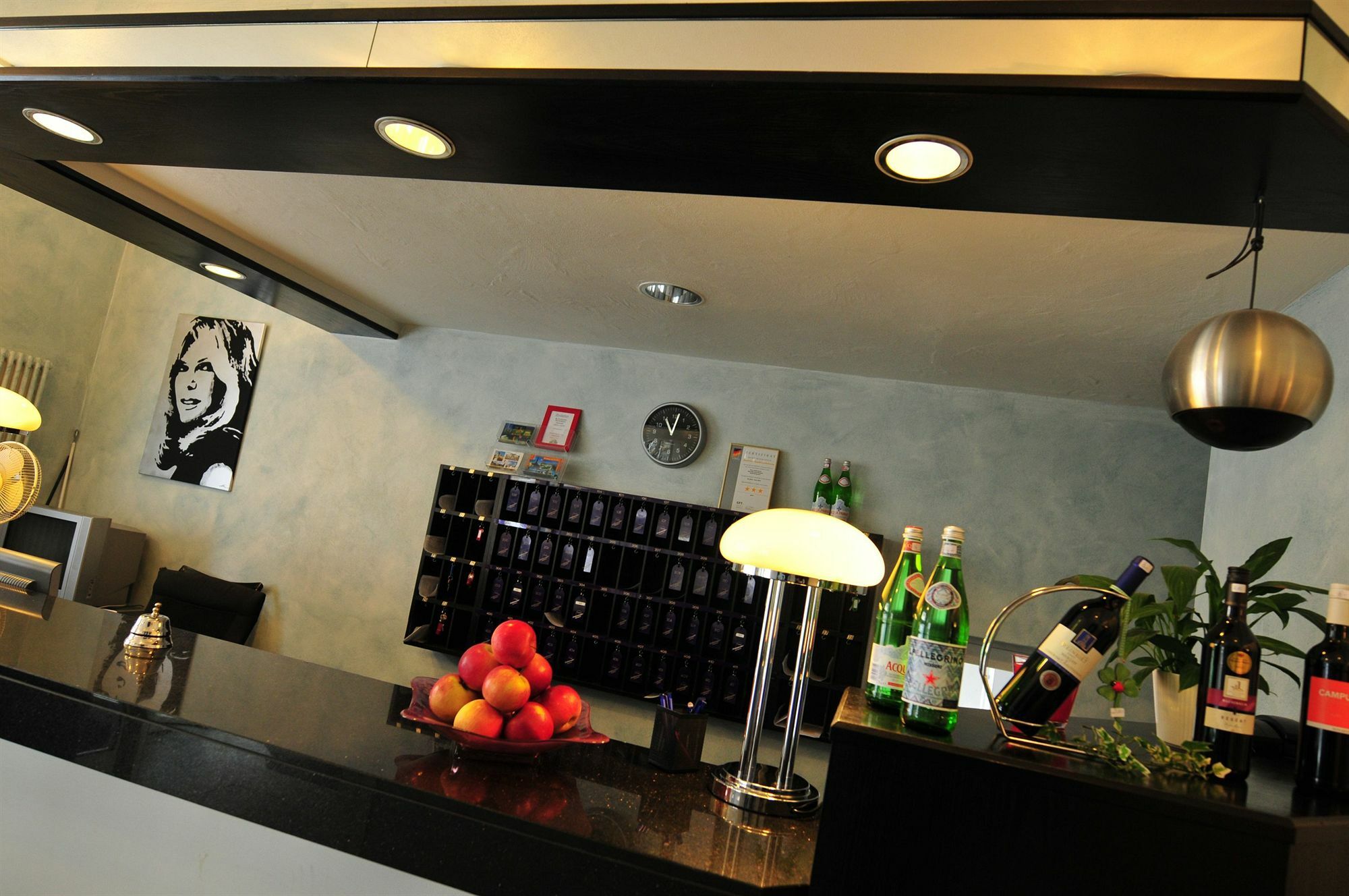 Ambassador Thecontinents Hotel คาร์ลสรูเฮอ ภายนอก รูปภาพ